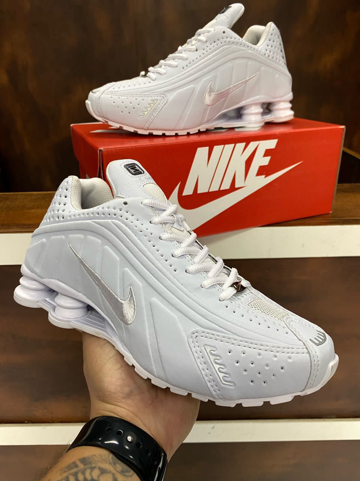 Nike shox branco orders e cinza