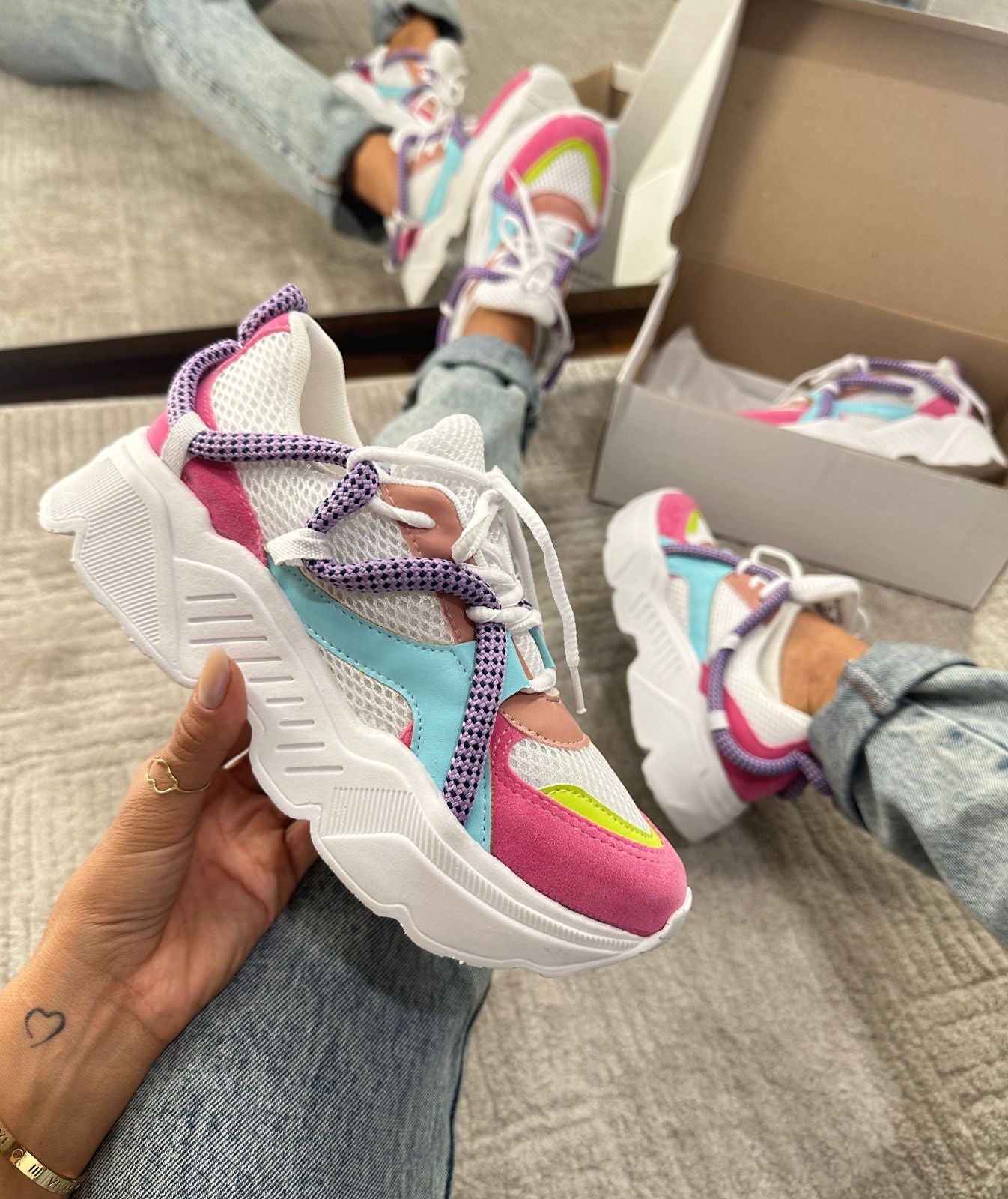 Adidas Sneakers Color